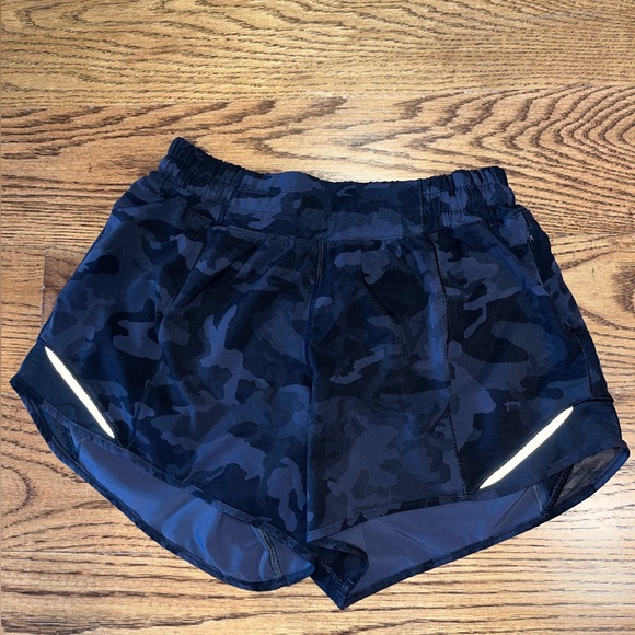 lululemon athletica Pants - Lululemon hotty hot shorts 4” Camo